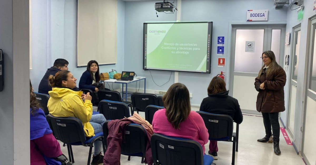 imagen de capacitacion de manejo de usuario conflictivo san antonio servicio de salud otec gestion22